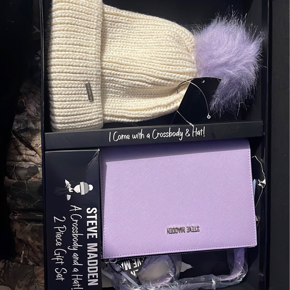Steve Madden crossbody and hat set